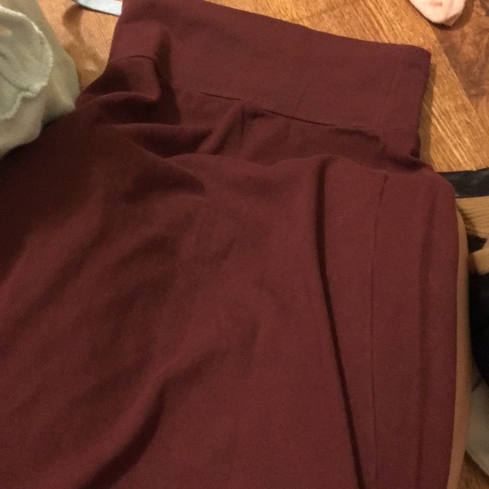 maroon pencil skirt